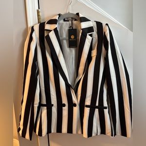 Moxeay Black and White Stripped Blazer